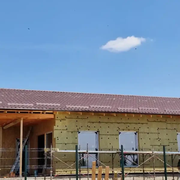 Casa Pe Structura Din Lemn Si Panouri SIP Happy Home Corporation 1