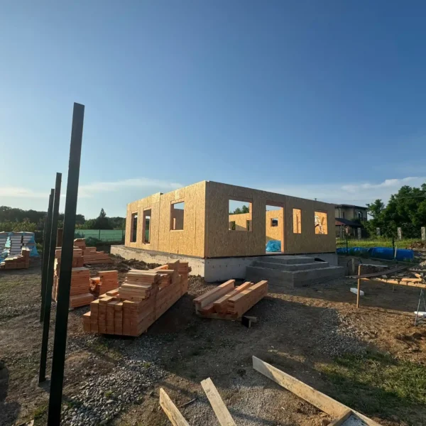 Casa Pe Structura Din Lemn Si Panouri SIP Happy Home Corporation 4