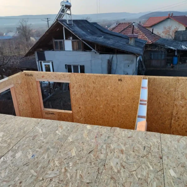 Casa Pe Structura Din Lemn Si Panouri SIP Realizata De Happy Home Corporation Pe Piloni 7